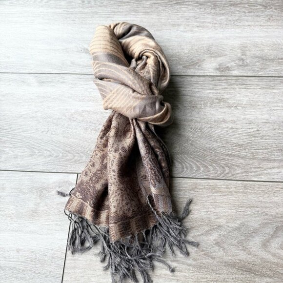 Pashmina Champagne Paisley Print Boho Scarf Shawl - Picture 3 of 8